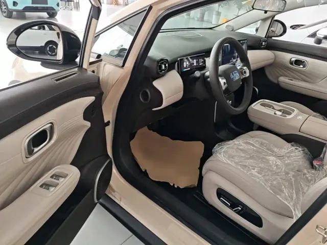 GAC Aion UT — Фото автомобиля 15