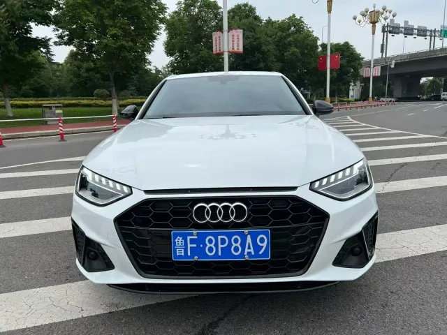 Audi A4L — Фото автомобиля 2