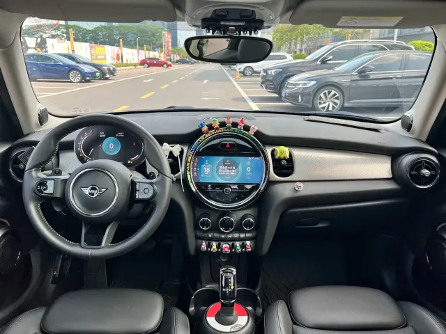 MINI Hatch — Фото автомобиля 7