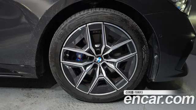 BMW 5-Series — Фото автомобиля 16