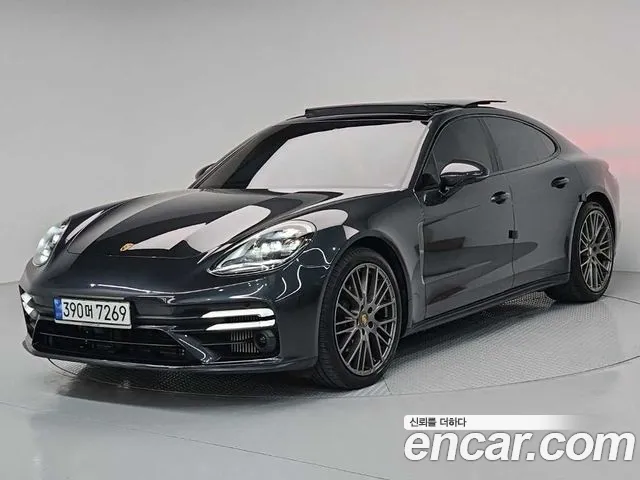 Фотография автомобиля — Porsche Panamera