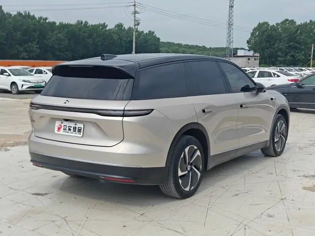 Nio ES8 — Фото автомобиля 7