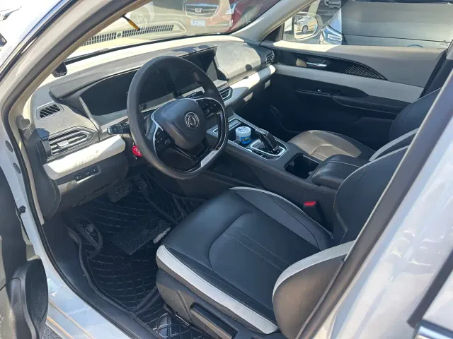 Dongfeng Fengshen E70 — Фото автомобиля 10