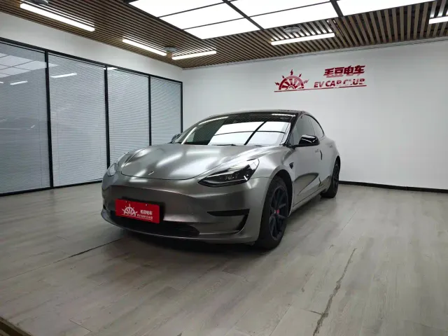 Фотография автомобиля — Tesla Model 3