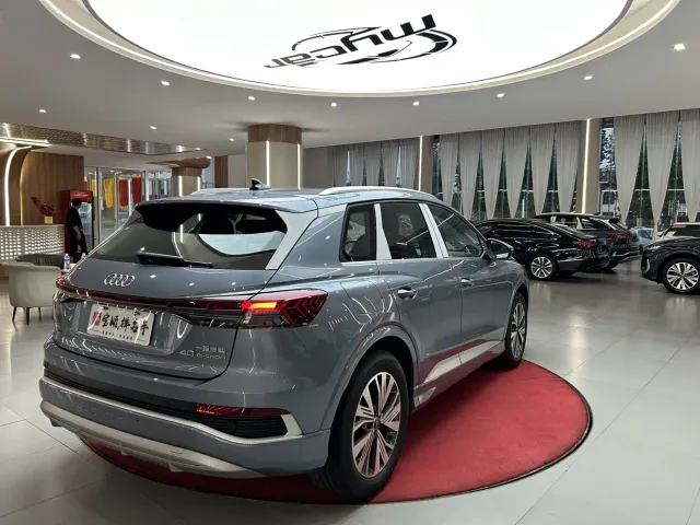Audi Q4 e-tron — Фото автомобиля 5
