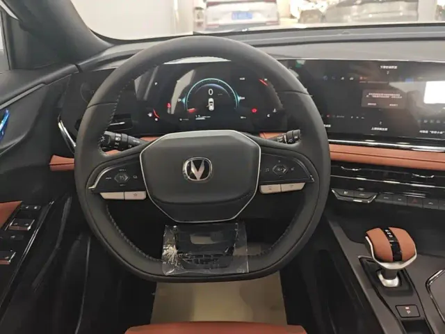 Changan X5 Plus — Фото автомобиля 10