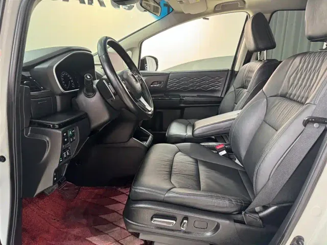 Honda Elysion — Фото автомобиля 18