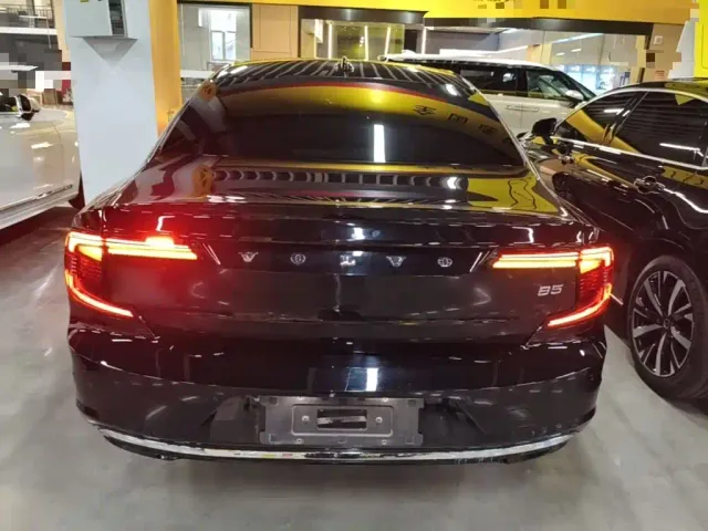Volvo S90 — Фото автомобиля 5