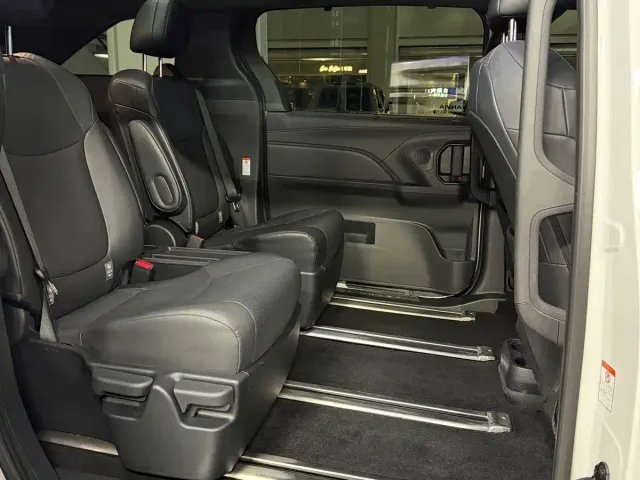 Toyota Granvia — Фото автомобиля 18
