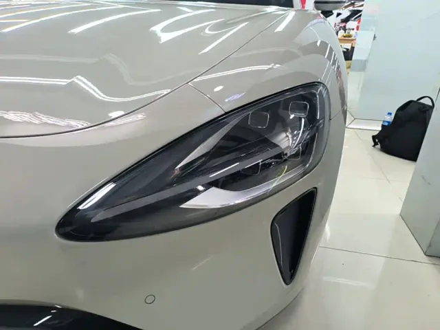 Xiaomi SU7 — Фото автомобиля 23