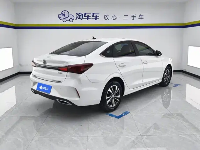 Changan Eado — Фото автомобиля 3