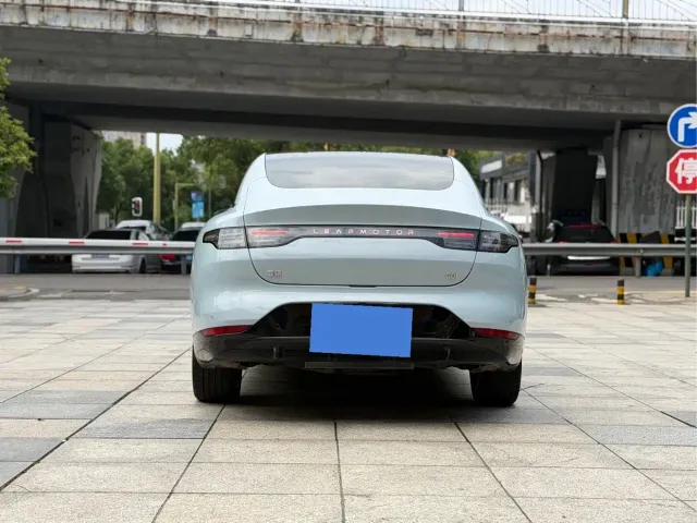 Leapmotor C01 — Фото автомобиля 8