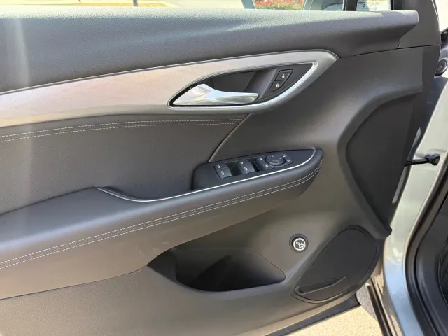 Buick Envision S — Фото автомобиля 5