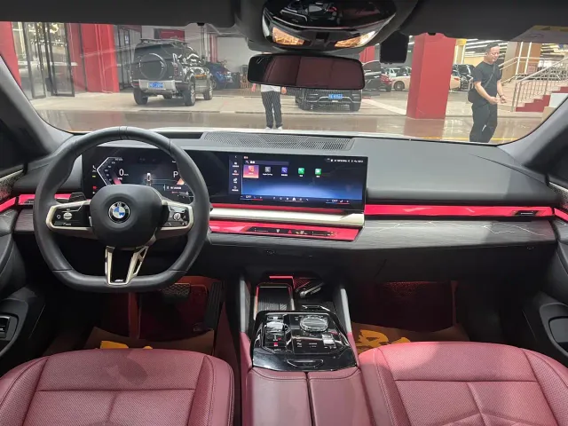BMW 5 Series — Фото автомобиля 8