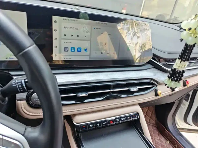 JAC Motors JAC QX PHEV — Фото автомобиля 12