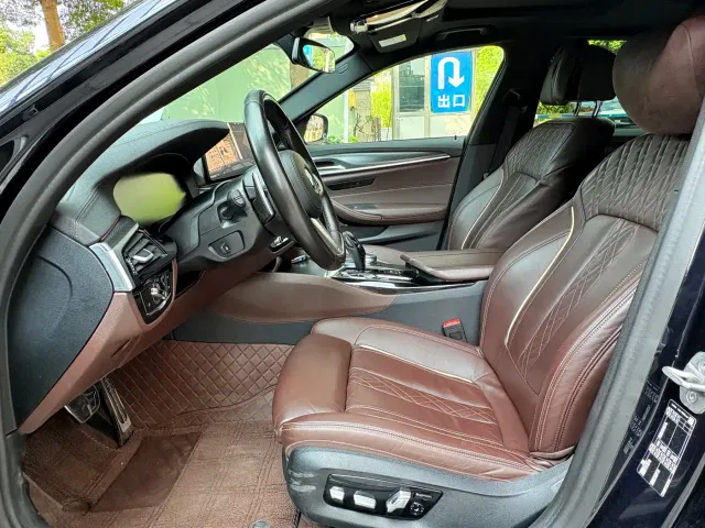 BMW 5 Series — Фото автомобиля 5