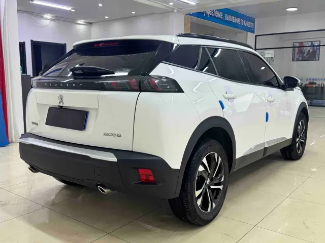 Peugeot 2008 — Фото автомобиля 6