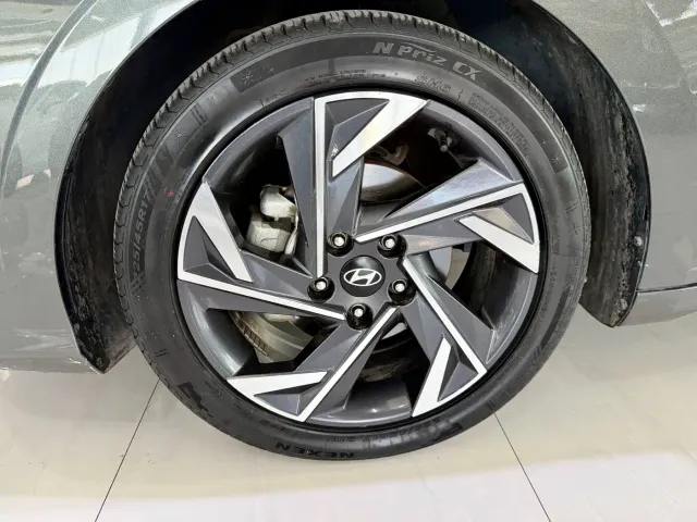 Hyundai Elantra — Фото автомобиля 14
