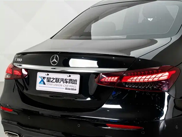 Mercedes-Benz E-Class — Фото автомобиля 8