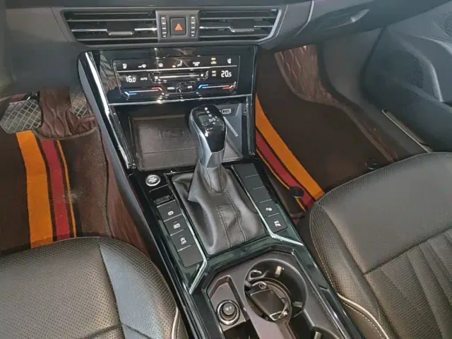 Volkswagen Passat — Фото автомобиля 13