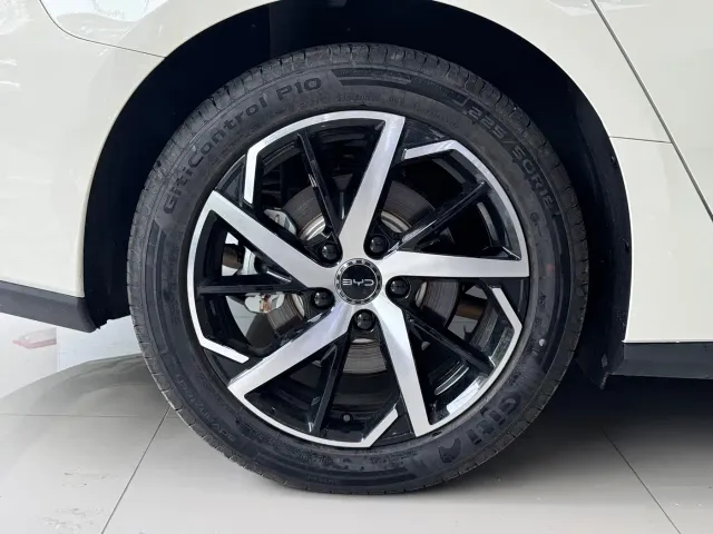 BYD Seal 07 DM-i — Фото автомобиля 10