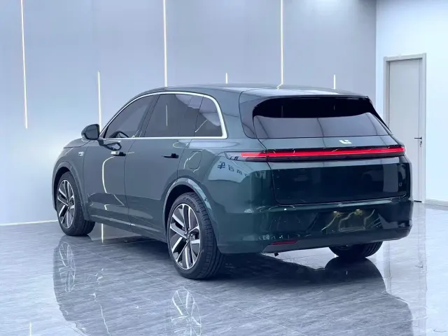 Li Auto L7 — Фото автомобиля 14