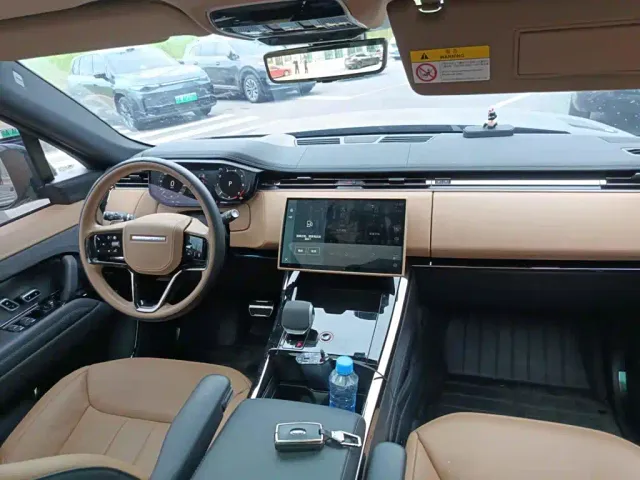 Land Rover Range Rover Sport — Фото автомобиля 12