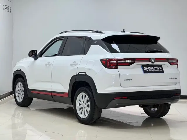 Changan CS35 Plus — Фото автомобиля 6