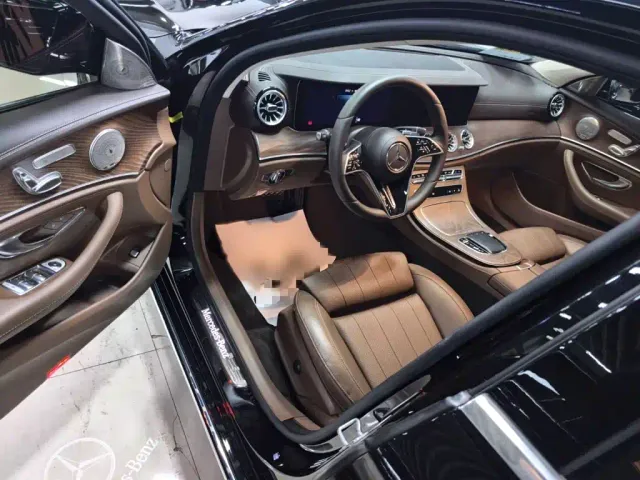 Mercedes-Benz E-Class — Фото автомобиля 11