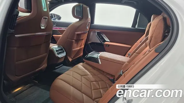 BMW 7 Series — Фото автомобиля 25