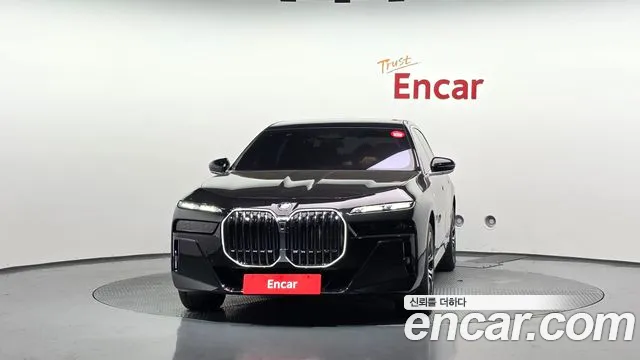 BMW 7-Series — Фото автомобиля 3