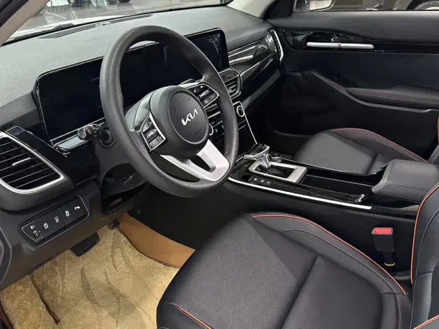 Kia Seltos — Фото автомобиля 4