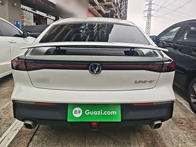 Changan UNI-V — Фото автомобиля 5