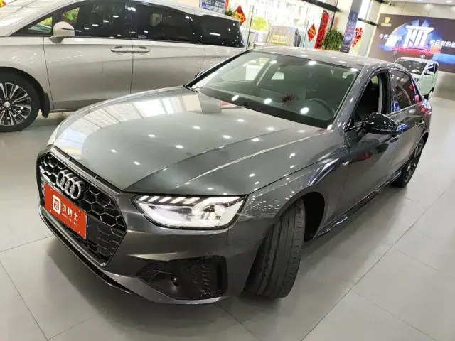 Фотография автомобиля — Audi A4L