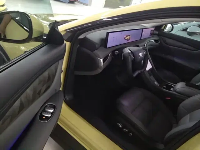 IM Motors L6 — Фото автомобиля 15