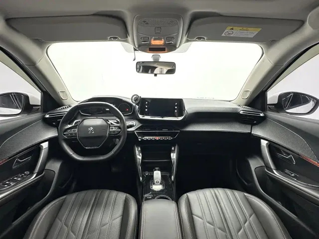 Peugeot 2008 — Фото автомобиля 6