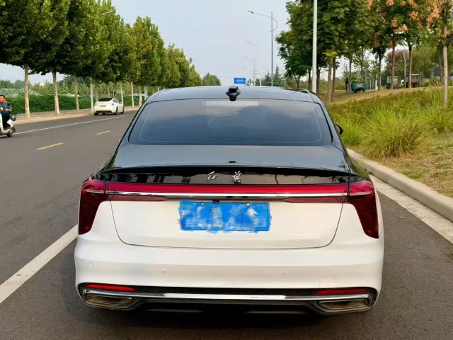 Hongqi H5 — Фото автомобиля 8