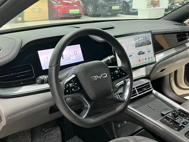 BYD Seal 07 DM-i — Фото автомобиля 13