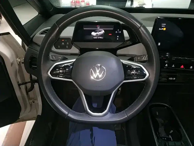 Volkswagen ID.3 — Фото автомобиля 10