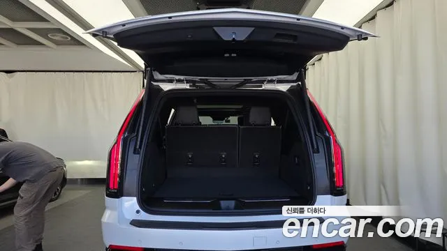 Cadillac Escalade Generation 5 — Фото автомобиля 17
