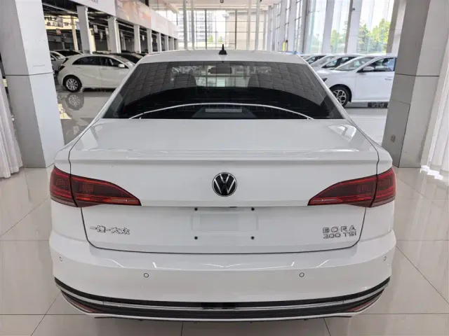 Volkswagen Bora — Фото автомобиля 3