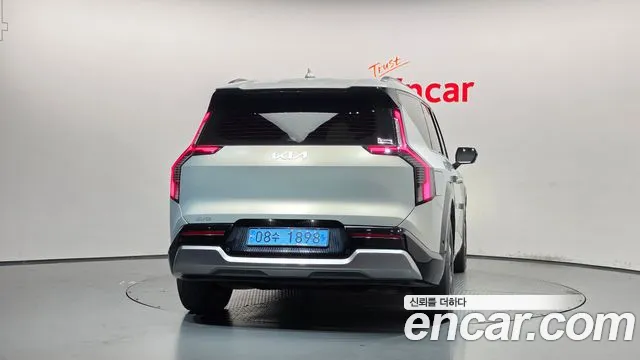 Kia EV9 — Фото автомобиля 4