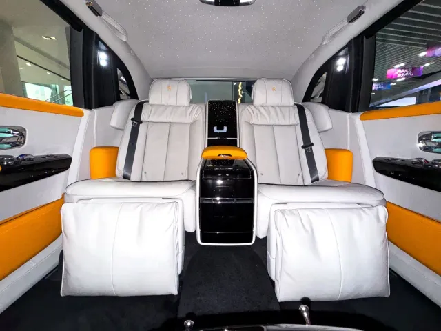 Rolls-Royce Phantom — Фото автомобиля 7