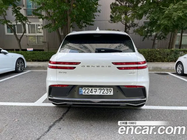 Genesis GV70 — Фото автомобиля 4