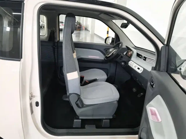 Wuling Hongguang Mini EV — Фото автомобиля 23