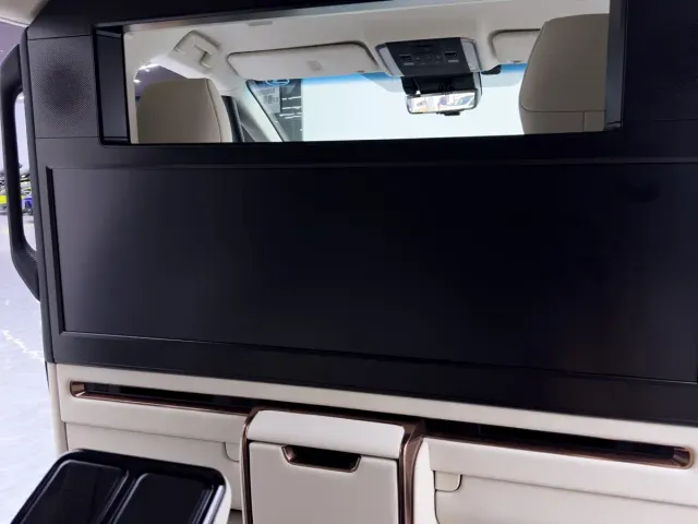 Lexus LM — Фото автомобиля 27