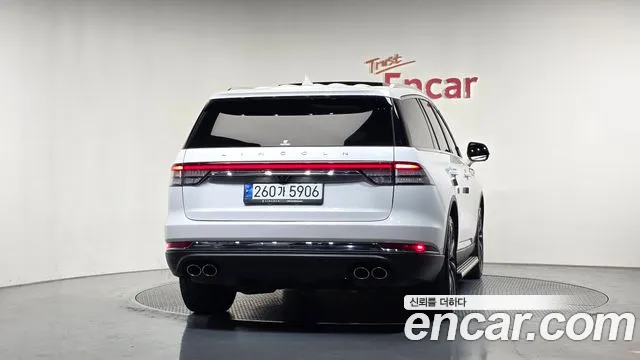Lincoln Aviator 2nd Gen — Фото автомобиля 4