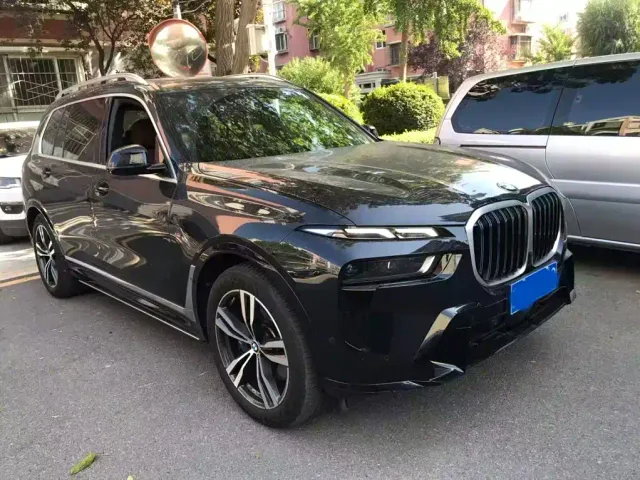 BMW X7 — Фото автомобиля 3