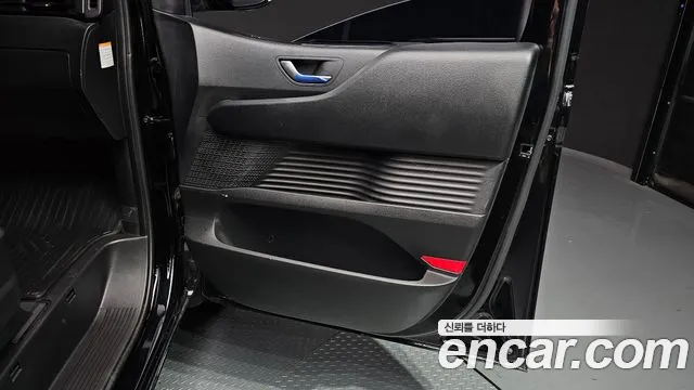 Hyundai Staria — Фото автомобиля 13