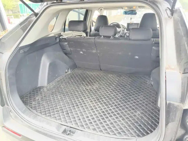 Toyota RAV4 — Фото автомобиля 5